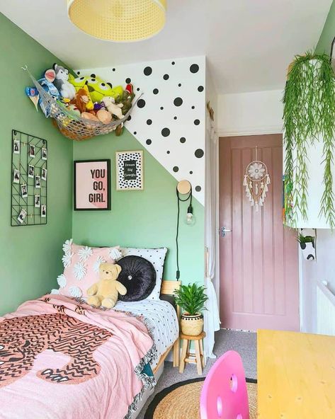 Kids Bedroom Paint Ideas, Small Kids Bedroom Ideas, Girls Bedroom Green, Colorful Kids Bedroom, Light Green Bedrooms, Dollhouse Makeover, Cool Kids Bedrooms, Boho Lifestyle, Cute Room