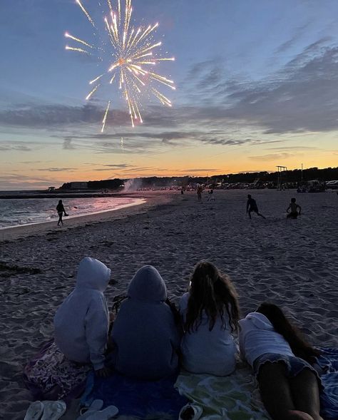 4th Of July Beach Aesthetic, East Coast 4th Of July, Beach Town Summer, Cape Cod Fourth Of July, 4th Of July On The Beach, 4th Of July Beach Pictures, Costal Summer Aesthic, Cape Cod Instagram Pics, Summer Beach House Aesthetic