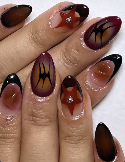 Fall Nail Art 2023, Radiohead Nails, Chainsaw Man Nails, Medieval Nails, Whimsigoth Nails, Funky Nail Ideas, Bayonetta Aesthetic, Insect Nails, Nails Edgy