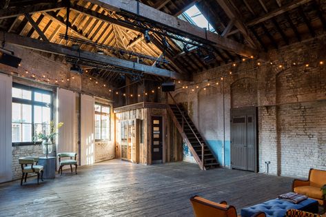 Victorian Conversion, Flat London, Farm Storage, Warehouse Interior, Warehouse Apartment, Warehouse Living, Warehouse Loft, Converted Warehouse, Townhouse Interior