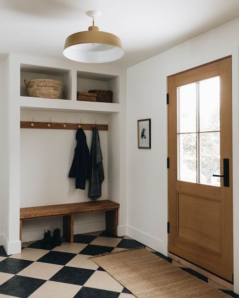 The checkerboard floor game is strong in @blancmarineliving's mudroom. 💪 We love the twist on tradition with a warm beige and black… | Instagram Mudroom Addition, Small Mudroom Ideas, Mudroom Remodel, Armoire Entree, Entryway Tile, Mudroom Flooring, Foyer Flooring, Entryway Flooring, Checkerboard Floor