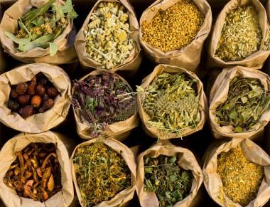 30 Most Popular Herbs for Natural Medicine Medical Herbs, Herbal Healing, Herbs For Health, Homemade Remedies, Healing Herbs, Natural Home Remedies, Medicinal Herbs, Medicinal Plants, Natural Medicine