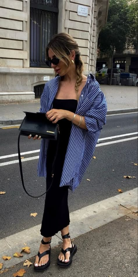 Barcelona Outfits Spring, Look Zara, Oufits Casual, Flattering Outfits, Mum Fashion, Business Outfits Women, Chunky Sandals, Trendy Summer Outfits, Looks Street Style