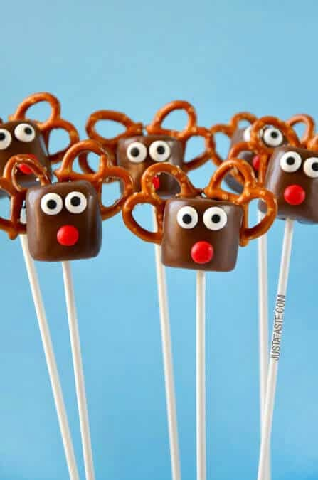 Marshmallow Pops Recipe, Chocolate Reindeer, Reindeer Cakes, Edible Eyes, Apple Hand Pies, Just A Taste, Holiday Pops, Marshmallow Pops, Cookie Pops