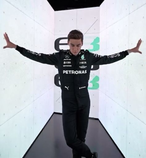 Formula 1 Drivers Funny, George Russell Quotes, F1 George Russell, George Russell Intro Pose, George Russell Pose, Funny F1 Pics, George Russell Funny, Funny F1, F1 Funny Pics