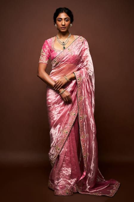 Buy Pink Tissue Embroidery Mughal Scoop Neck Hiraani Border Saree Set For Women by ISSA STUDIO BY CHETANA & SWATHI Online at Aza Fashions. Tissue Sari Blouse Design, Organza Silk Blouse Designs, Scoop Neck Blouse Indian, Scoop Neck Blouse Saree, Maharani Tissue Saree, Blouse For Tissue Saree, Blouse Design For Tissue Saree, Pink Tissue Saree Blouse Designs, Blouse Designs For Tissue Sarees