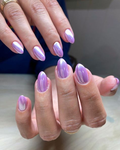 Purple Nails Shiny, Lavender And Chrome Nails, Lilac With Chrome Nails, Lavender Colored Nails, Lavender Metallic Nails, Lavender Purple Chrome Nails, Lilac Purple Chrome Nails, Fun Lavender Nails, Light Purple Design Nails