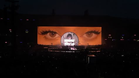 Beyonce Desktop Wallpaper, Beyoncé Wallpaper, Queen Bee Beyonce, Concert Stage Design, Best Night Of My Life, Mind Control, Queen Bey, Queen B, Queen Bee