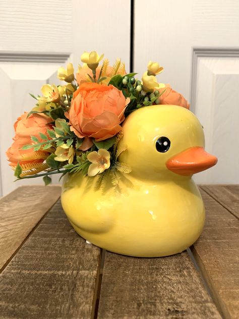 Yellow Duck Theme Birthday Party, Rubber Duck Bathroom Decor, Duck Themed Wedding, Duck Bathroom Theme, Rubber Duck Bathroom Ideas, Duck Themed Room, Rubber Duck Decor, Duckling Baby Shower Theme, Rubber Duck Baby Shower Ideas