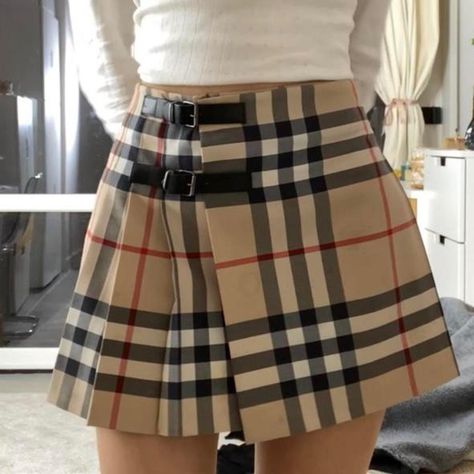 Burberry Skirt Outfit, Plaid Skirt Aesthetic, Burberry Skirt, Skirt Aesthetic, Burberry Print, Burberry Plaid, Cheer Uniform, Lily Rose Depp, Lily Rose