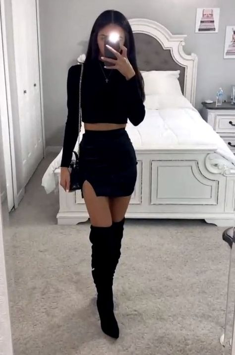 THIS IS A BTS FANFICTION BUT MOSTLY IT WILL BE TAEHYUNG X READER. … #romance #Romance #amreading #books #wattpad Leather Mini Skirt Outfit, Black Fall Outfits, Outfit Botas, High Fashion Outfits, Trendy Fashion Outfits, Causual Outfits, Streetwear Fashion Women, Fashion Mistakes, Cute Simple Outfits