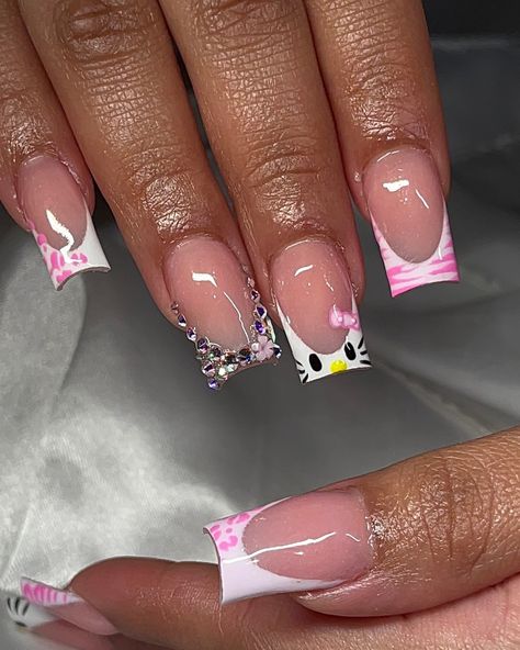 Hello kitty sets never fail to eat ☺️🤌🏽 #hellokitty #frenchies #blingnails #hellokittynails #inspo #nailart #nailinspo #freestyle #houston #houstontexas #houstonnailtech Short Nail Inspo Hello Kitty, Cute Extra Acrylic Nails, Hello Kitty Freestyle Nails, Nail Art Designs Hello Kitty, Cute Short Set Acrylic Nails, Hello Kitty Nails French Tip, Bling Hello Kitty Nails, 13th Birthday Nails Ideas, Hello Kitty Birthday Nails