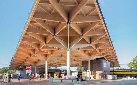 timber roof structure Assen Station - 9401 Assen, Netherlands Timber Roof Structure, Car Porch Design, Japandi House, Steel Building Homes, Train Station Architecture, Wooden Canopy, Timber Architecture, Backyard Canopy, Timber Roof