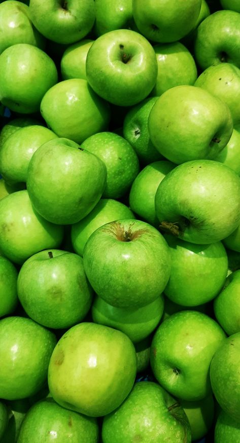 Apples Photography, Vegetables Photography, Warm Scarves, Green Photography, Fruit Wallpaper, Fruit Photography, Cute Christmas Wallpaper, Food Wallpaper, Green Fruit