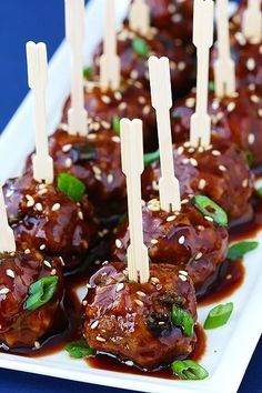 Saucy Asian Meatballs Appetizers Asian Meatballs, Wedding Appetizers, Keto Brownies, God Mat, Wedding Food, Appetizers For Party, Finger Food, Appetizer Snacks, Finger Foods