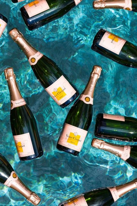 Pop the bubbly 🥂 Minis ending soon so don’t delay — link below Pictured: Splash of Veuve Clicquot #veuveclicquot Veuve Clicquot Aesthetic, Bubbly Aesthetic, Event Photography Ideas, 111 Aesthetic, Gray Malin Photography, Luxury Advertising, Veuve Cliquot, Gray Malin, Water Splash