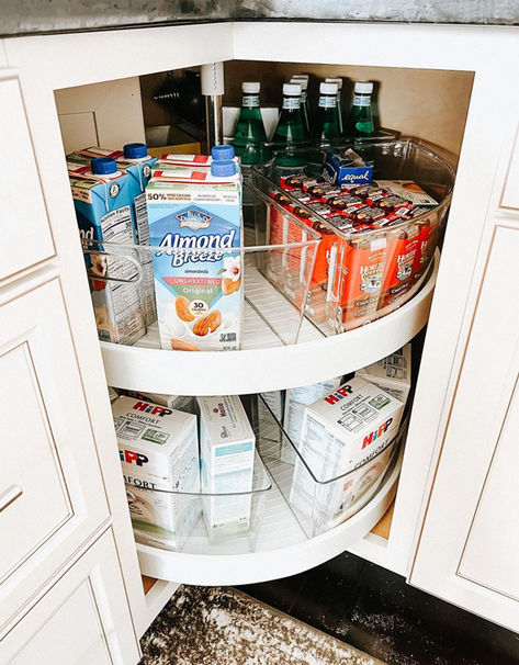 15 Genius Pantry Storage Ideas for Kitchen - Urban Mamaz Storage Ideas For Kitchen, Lazy Susan Pantry, Pantry Storage Ideas, Lazy Susan Kitchen, Lazy Susan Organization, Kitchen Cabinet Organization Ideas, House Storage, Food Storage Organization, Kitchen Clutter