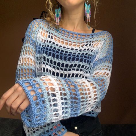 Blue Crochet Top Outfit, Blue And White Crochet Top, Crochet Ombre Yarn Projects, Knitted Mesh Top, Mesh Top Crochet, Purple Crochet Top, Mesh Crochet Top, Top En Crochet, Crochet Mesh Top