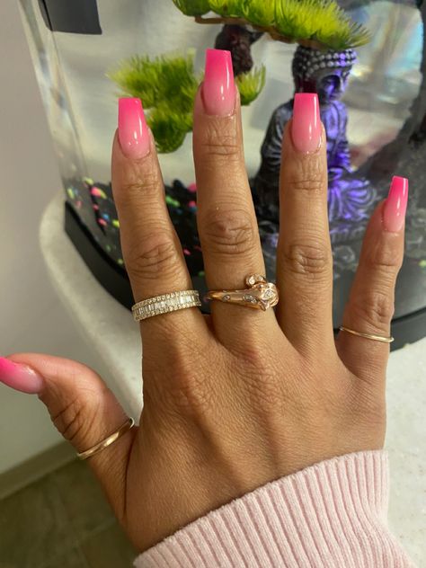 Ombre Nails Pink Short, Cute Gel Nails Ombre, Holiday Nails Summer Ombre, Solar Nails Ombre, Light Pink To Hot Pink Ombre Nails, Airbrushed Ombre Nails, Pink Ombre Sns Nails, Summer Nail Ombre, Summer Nail Ideas Ombre