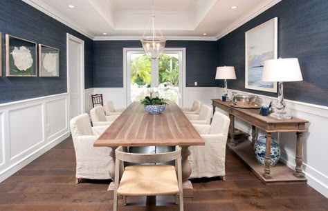 Coastal style blue and white dining room Blue And White Dining Room, Dining Room Buffet Decor, Dining Room Wainscoting, Wainscoting Styles, Coastal Dining Room, Dining Room Design Modern, Buffet Decor, Dining Room Paint, Dining Room Blue