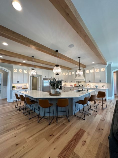 Big White Open Kitchen, Kitchen Design Big Island, Kitchen Design For Large Family, Island And Bar In Kitchen, Kitchen Remodel Big Island, Kitchen Ideas With Big Island, Very Large Kitchen Island, Kitchen For Large Family, Huge Open Kitchen