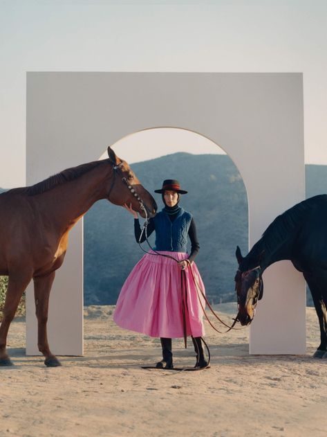 Quannah Chasinghorse, Calvin Klein Campaign, Indigenous Rights, Horse Inspiration, High Cheekbones, Most Beautiful Horses, Air France, Modeling Career, Mode Vintage