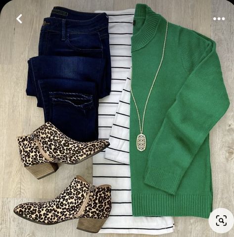 Green Cardigan Outfit, Green Sweater Outfit, Kelly Green Sweater, Cardigan Outfit, Green Cardigan, Cardigan Outfits, Holiday Sweater, Casual Work Outfits, Green Sweater