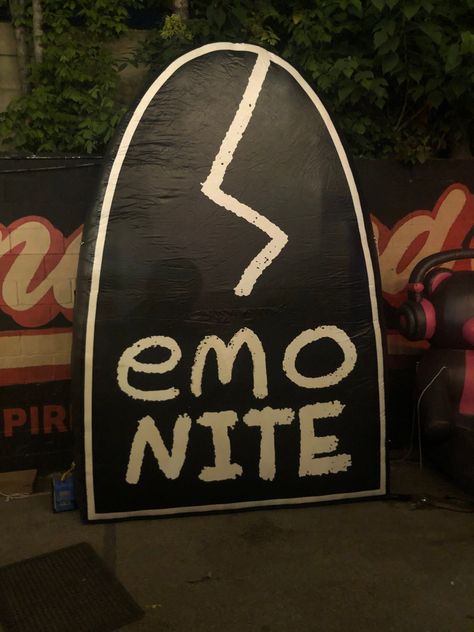 Emo Night Party Decorations, Emo Nite Party, Emo Party Decorations, Emo Night Party, Emo Theme Party, Emo Birthday Party, Emo Birthday, 2000 Emo, Emo Party