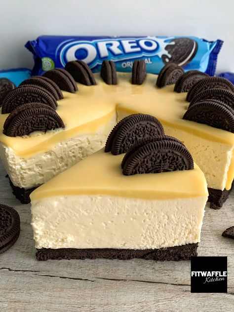 Fitwaffle - White Chocolate Oreo Cheesecake 😍 Oreo White Chocolate Cheesecake, Cheesecake White Chocolate, White Chocolate Filling, Chocolate Oreo Cheesecake, Chocolate Orange Cheesecake, White Chocolate Oreos, Cheescake Recipe, Oreo Cheesecake Recipes, Cheesecake Oreo