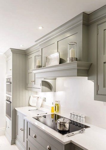 Nice soft gray, simple hood solution for a low ceiling.                                                                                                                                                                                 More Kitchen Diner Designs, Kitchen Cabinets To Ceiling, Серая Кухня, Hood Vent, Kitchen Hood, Kitchen Appliances Luxury, Shaker Style Kitchens, Kitchen Hoods, Vent Hood