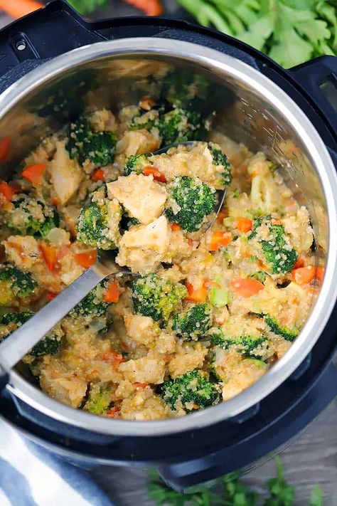 Broccoli And Quinoa, Pot Recipes Healthy, Lean Chicken, Chicken Breast Recipes Easy, Chicken Quinoa, Healthy Instant Pot Recipes, Instant Pot Recipes Chicken, Whole Grains, Breast Recipe