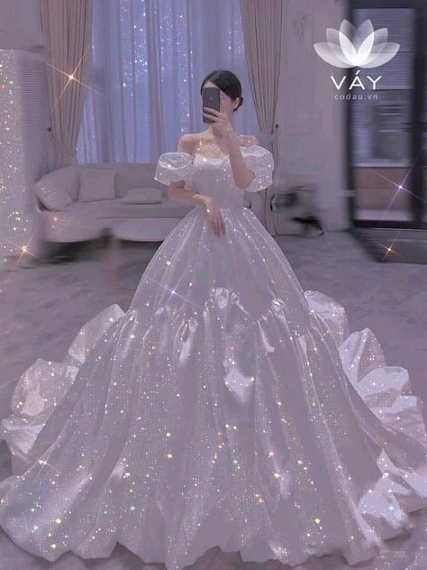 Sparkly Puffy Dress, Glittery Dresses, Angelic Dress, Ball Gowns Fantasy, Puffy Wedding Dresses, Sparkly Gown, Glittery Dress, Wedding Lehenga Designs, Sparkle Wedding Dress