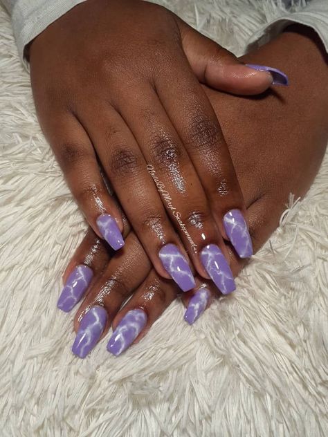 Putple Marble gel tips nails Purple Natural Nail Designs, Purple Marble Nails Acrylic, Almond Nails Designs Purple, Purple Gel X Nails, Lavender And Gold Nails, Purple Acrylic Nails Coffin, Purple Almond Acrylic Nails, Gel Tips Nails, Acrylic Marble Nails