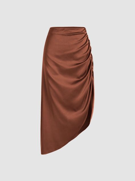 Corset Halter Top, Elegant Midi Skirt, Satin Skirt Outfit, Skirt Elegant, Estilo Country, Effortlessly Chic Outfits, Classy Dress Outfits, Classy Casual Outfits, Dresses Ideas