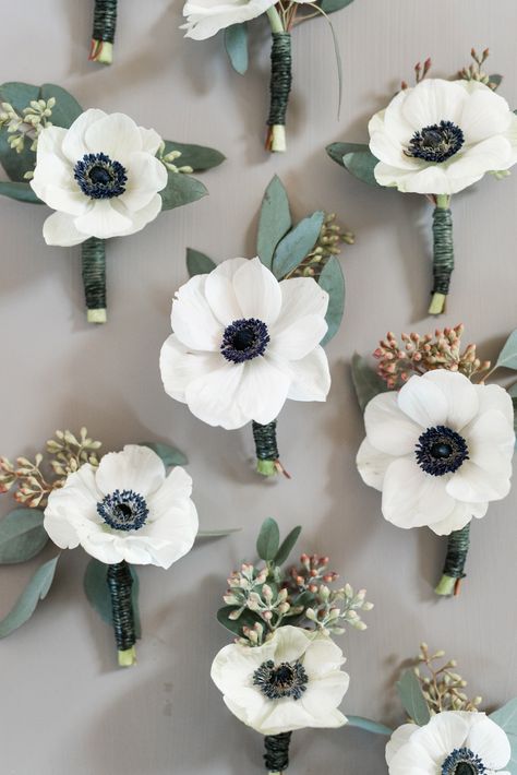 Anemone Boutonniere, Bouquet Succulent, White Rose Wedding Bouquet, Wedding Flower Guide, Flowers And Greenery, Flower Guide, White Wedding Bouquets, Dusty Miller, Groom Boutonniere