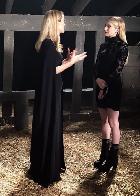 madison montgomery Madison Montgomery Apocalypse, Ahs Madison Montgomery, Madison Montgomery Outfits, Madison Montgomery Aesthetic, Emma Roberts Ahs, American Horror Story Fashion, Ahs Behind The Scenes, Coven Fashion, Ahs Apocalypse