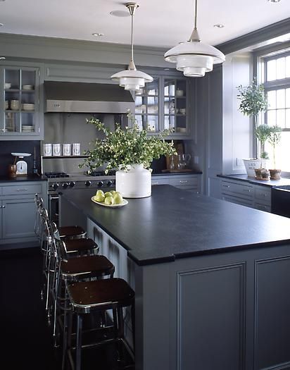 black honed counter, painted grey cabinets. designer unknown Popular Kitchen Colors, Light Grey Kitchen Cabinets, Light Grey Kitchens, Серая Кухня, Grey Kitchen Designs, Dark Grey Kitchen, Country Kitchen Designs, Blue Kitchen Cabinets, Black Countertops