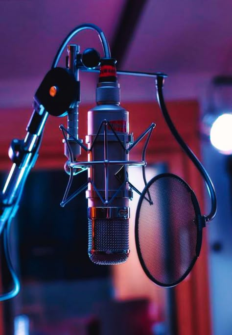 Voice Over Studio Home, The Voice Aesthetic, Music Cover Background, Radio Aesthetic, Recording Studio Equipment, Home Recording Studio Setup, Recording Studio Setup, Microphone Studio, Voice Recording