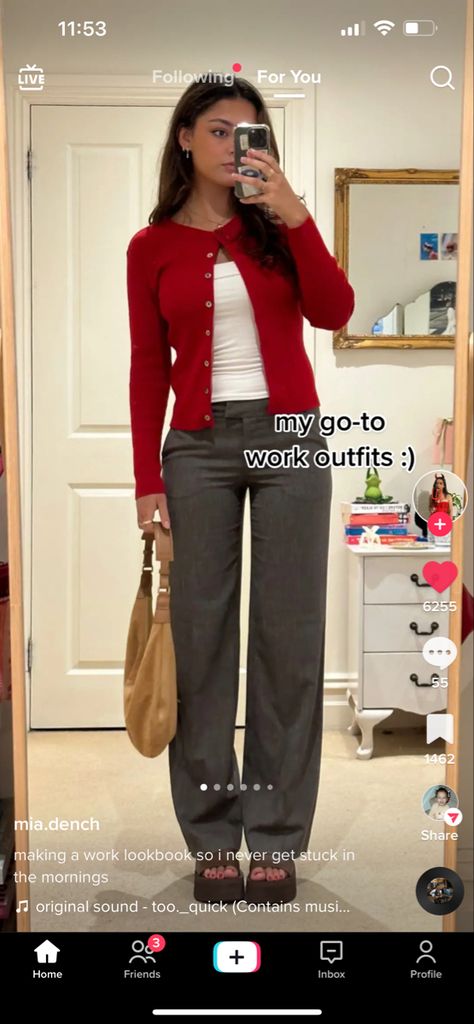 Flared Dress Pants Outfit, Senior Interview Outfit, Professional But Casual Outfits, Formal Outfit Ideas For Women Work Wear, Bootcut Slacks Outfit, Trendy Buissnes Casual Outfits Woman, Casual Retail Work Outfits, Hosting Outfits Restaurant, Trendy Smart Casual Outfits Women