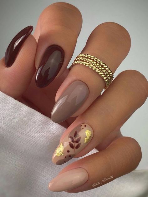 brown shades and leaf design Autumn Nail Designs 2022, Autumnal Nails 2022, 2022 Autumn Nails, Autumn 2022 Nails, Trendy Nails Autumn 2022, Trendy Almond Nails 2022 Fall, Short Nail Designs Fall 2022, Gel Nails Autumn 2022, Autumn Nails 2022 Short