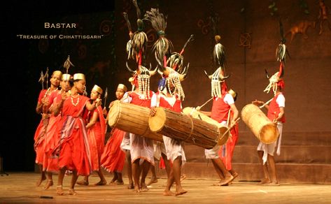 Bastar Chhattisgarh Maria Dance, Rajasthan Desert, Latkan Designs, Baby Animal Painting, Dance Of India, Head Dresses, Black Tattoo Cover Up, Shoes Fashion Photography, Community Living