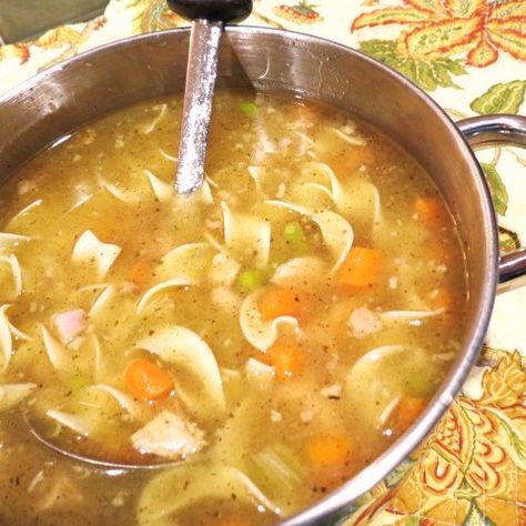 Saturday-After-Thanksgiving Turkey Noodle Soup Slow Cooker Turkey Soup, Turkey Soup From Carcass, Creamy Turkey Soup, Homemade Turkey Soup, Turkey Rice Soup, Turkey Stew, Turkey Noodle Soup, Leftover Turkey Soup, Turkey Soup Recipe