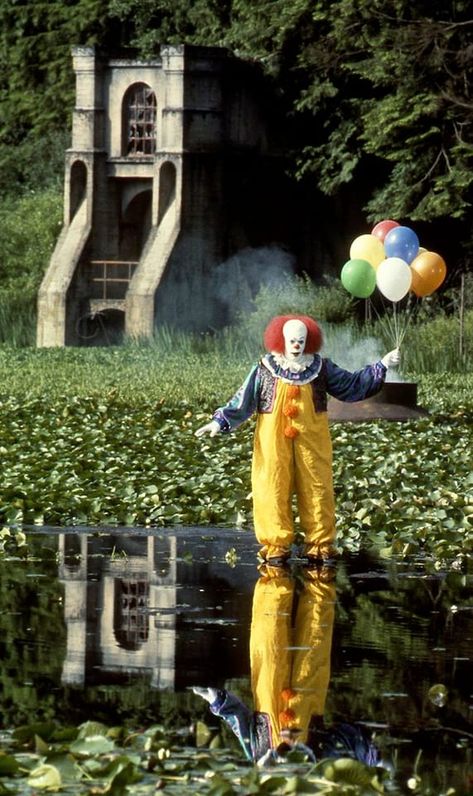 Pennywise 1990, Curry Stephen, Stephen King It, Tim Curry, Hand Tats, It The Clown Movie, Are You Scared, Agricultural Land, Adventure Baby