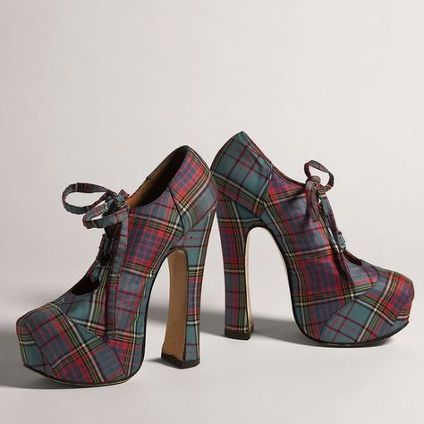 Vivienne Westwood Heels, Vivienne Westwood Shoes, Dream Shoes, Bob Marley, Vivienne Westwood, Fitness Inspo, Cute Shoes, Classic Looks, Aesthetic Clothes