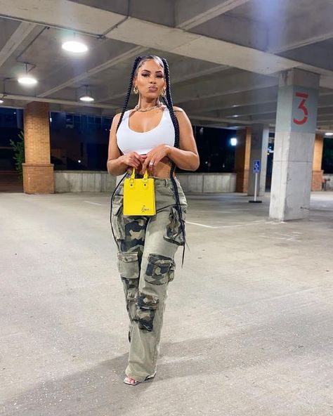 Black Girls Streetwear, Sincerely Sky, Androgynous Fashion Women, Girls Streetwear, Oversized Pants, Camo Fashion, Causal Outfits, Pants Outfits, Androgynous Fashion