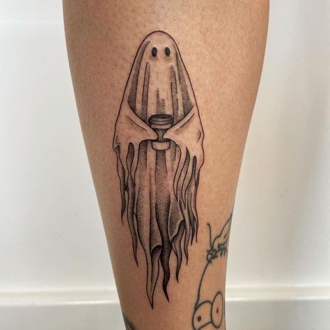 𝕳𝖔𝖑𝖑𝖞 𝕭𝖊𝖑𝖑 𝕿𝖆𝖙𝖙𝖔𝖔 on Instagram: "lil ghosty with his coffee created in @artfulinkmountlawley • • • #ghosttattoo #spookytattoo #perthtattoo #perthtattooartists #coffeetattoo" Ghost And Coffee Tattoo, Spooky Coffee Tattoo, Skeleton Drinking Coffee Tattoo, Ghost Holding Coffee Tattoo, Ghost Drinking Coffee Tattoo, Ghost With Coffee Tattoo, Cottagecore Tattoo, Bell Tattoo, Coffee Cup Tattoo