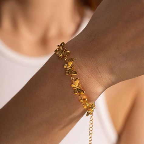 18K Gold Plated Stainless Steel Butterfly Bracelet – Water Resistant & Fine Polished. #AmrahCart #GoldPlatedJewelry #ButterflyBracelet #WaterResistantJewelry Bracelet Patterns Gold, Stainless Steel Texture, Butterfly Charm Bracelet, Delicate Butterfly, Woven Chain, People Women, Butterfly Bracelet, Dainty Bracelets, Butterfly Charm