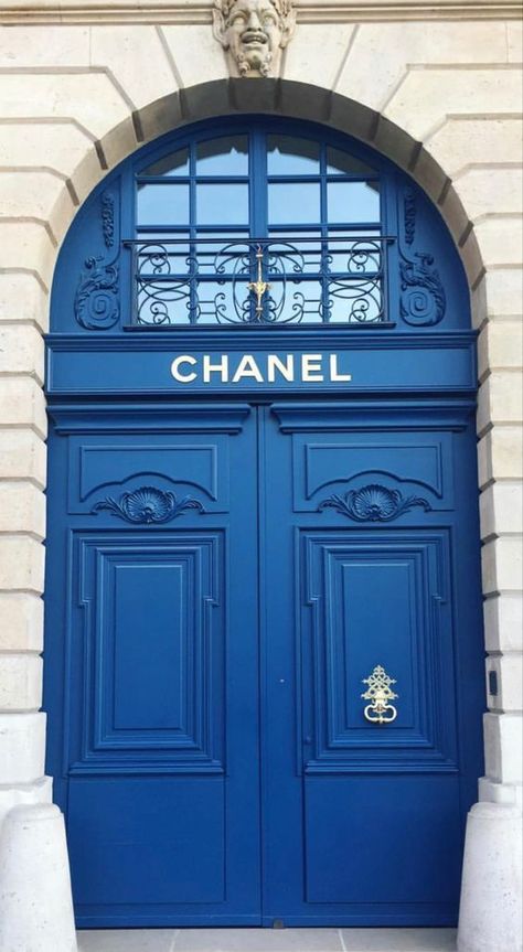 Image Aesthetic Bleu, Blue Astetic Photos, Dark Luxury Aesthetic, Aesthetic Bleu, Aesthetic Royal, Dark Luxury, Blue Chanel, Aesthetic Old Money, Photo Bleu