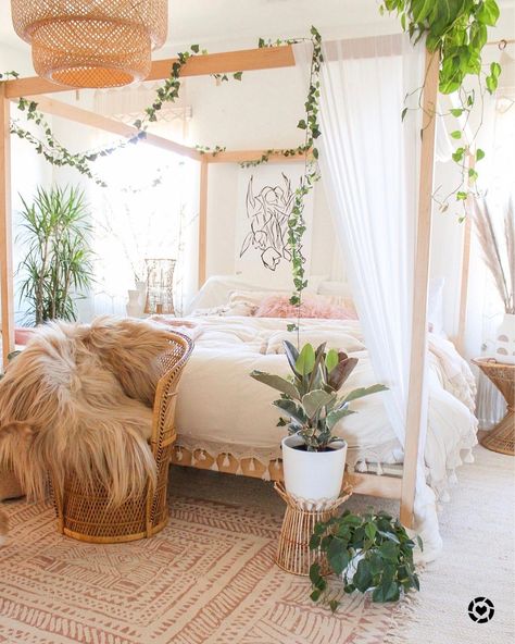 Four post bed and plants make for a dreamy bedroom scene! #bohoHomeDecor Boho Bedroom Design, Bohemian Bedroom Decor, Bedroom Decor Design, Boho Room, Teen Bedroom Decor, Canopy Bed, Boho Living Room, White Bedroom, Room Ideas Bedroom