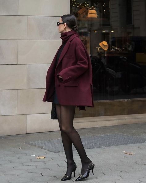 Burgundy Coat, Moda Chic, Looks Chic, Autumn Outfit, Outfit Inspo Fall, Looks Style, Winter Fashion Outfits, Looks Vintage, Elegant Outfit